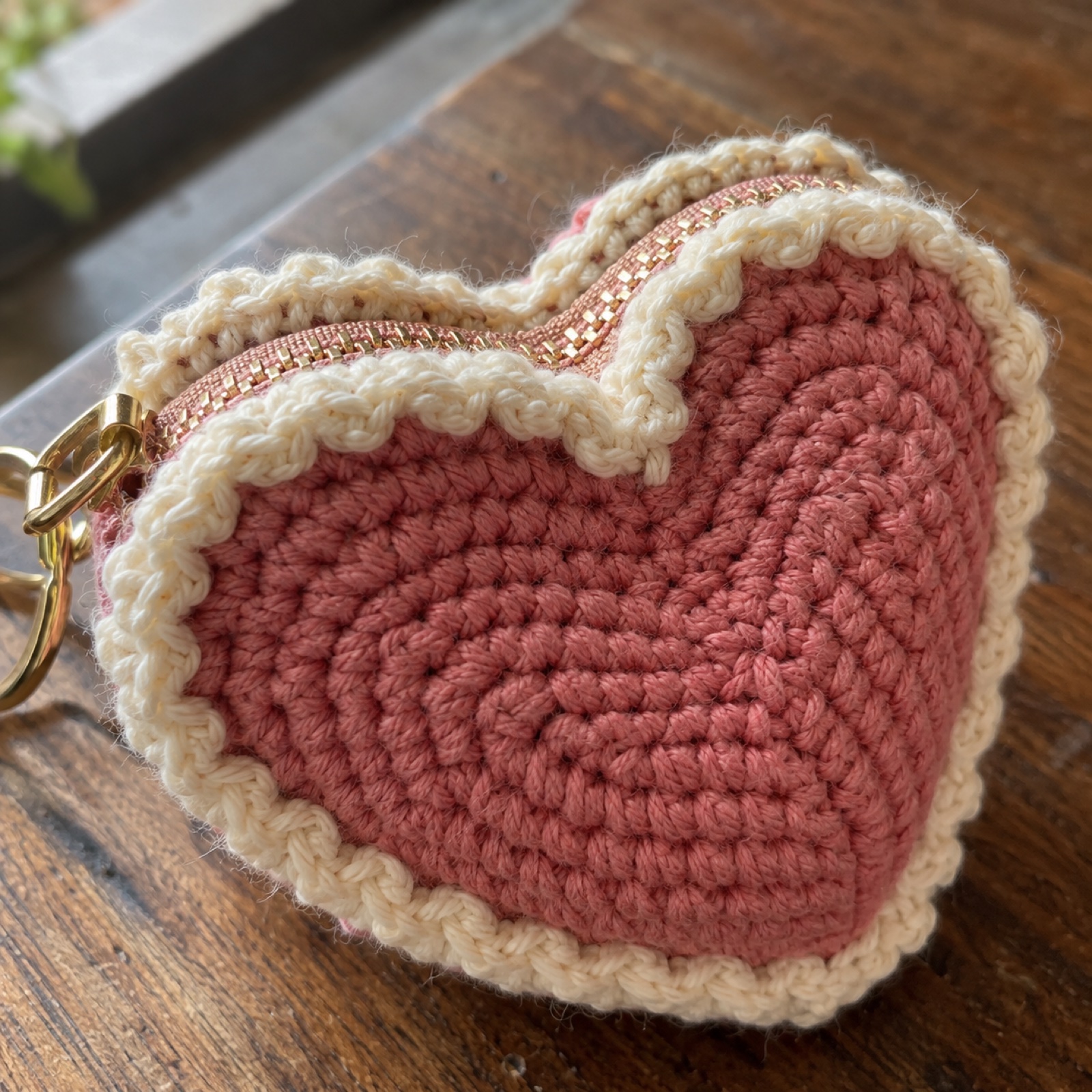 Close-up of the cream crab-stitch edging along the zip on the Little Heart Coin Purse