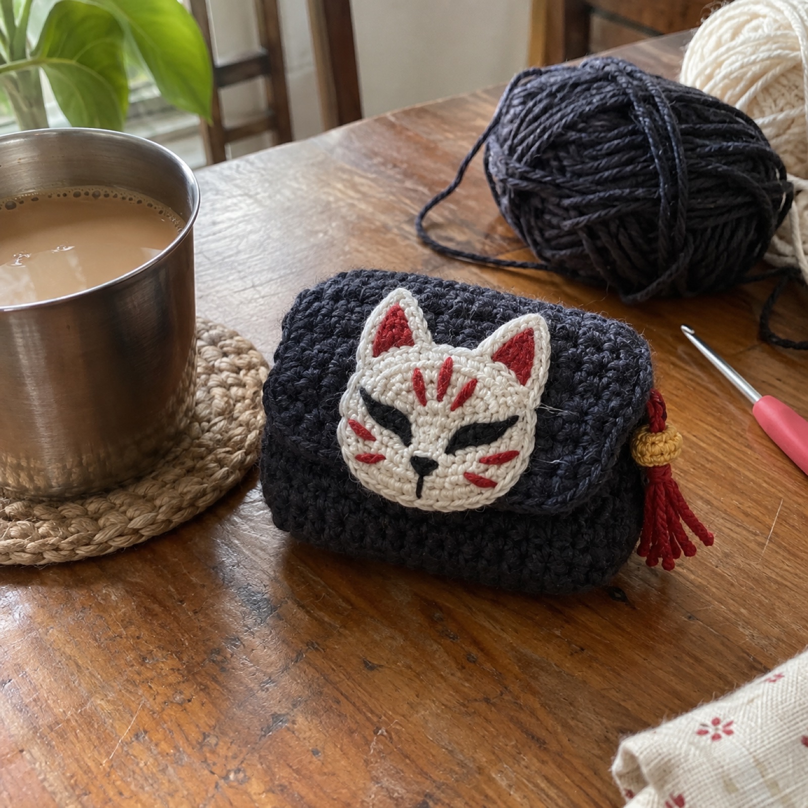 Kitsune Earbuds Pouch: handmade crochet earbuds pouch