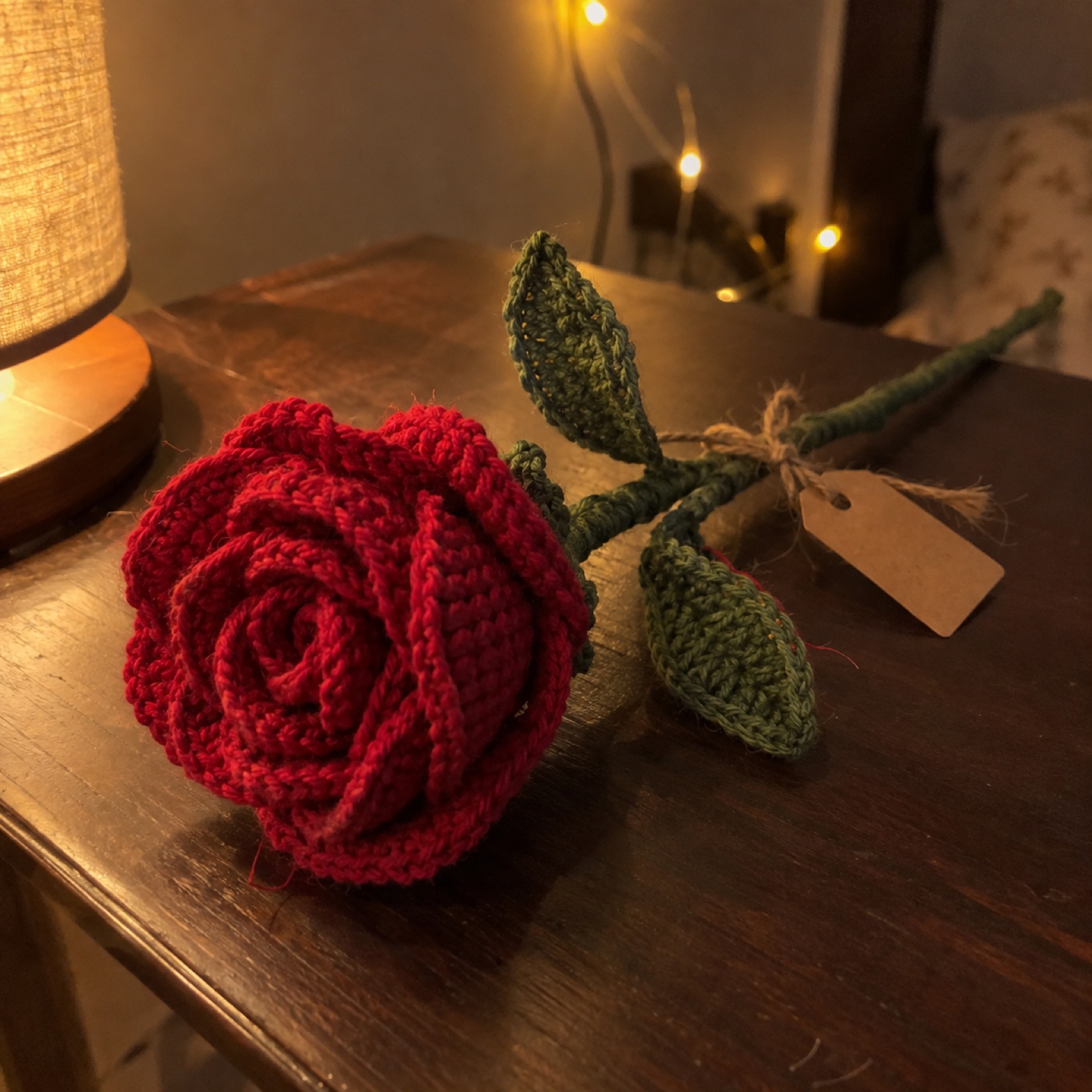 Single Rose with Gift Card: handmade crochet in red, pink, cream