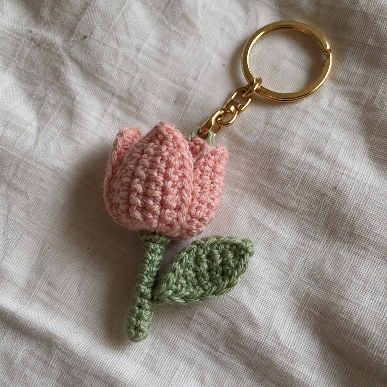 Mini Tulip Keychain: handmade crochet in blush, sage
